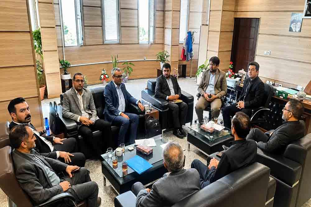 پایش میدانی وضعیت ارتباطات رازوجرگلان و بررسی راهکارهای توسعه زیرساخت‌های ارتباطی شهرستان