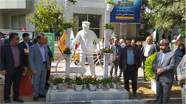 رو نمایی از المان "مرد پستچی" در بجنورد